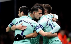 Thắng may mắn Watford, Arsenal trở lại top 4 Premier League