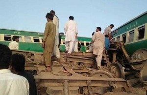 Pakistan: Hai đoàn tàu hỏa đâm trực diện, gần 80 người thương vong