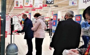 Nga có thêm gần 2.200 ca nhiễm COVID-19, 83 ca tử vong tại Ukraine