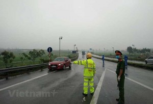 Xử lý nghiêm vi phạm giao thông, chống người thi hành công vụ