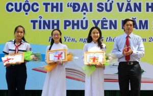 Khen thưởng 4 tập thể và 18 thí sinh xuất sắc