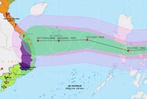 Bão Goni vào Biển Đông ngày 2/11