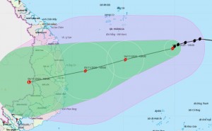 Bão số 10 đi chếch phía nam, hướng vào Phú Yên
