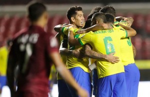 Brazil “soán” ngôi đầu của Argentina