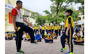 Đi đầu trong phong trào thể thao và dạy học