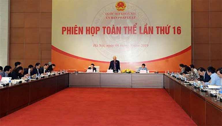 Phiên họp toàn thể lần thứ 16 Ủy ban Pháp luật của Quốc hội