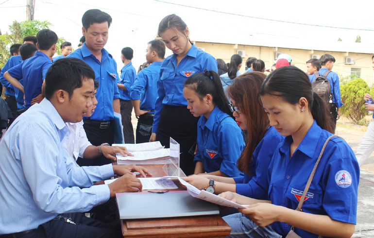 Tỉnh đoàn tổ chức Ngày đoàn viên tại Tây Hòa