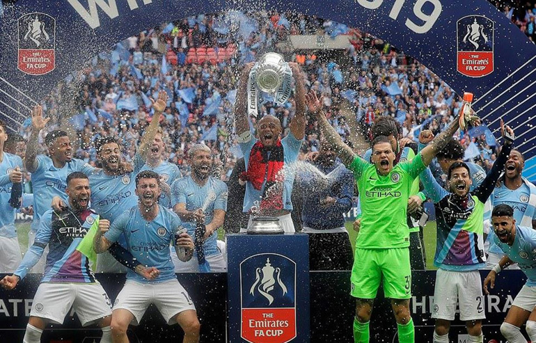 Đăng quang FA Cup, Man City hoàn tất “cú ăn 3” trong lịch sử bóng đá Anh