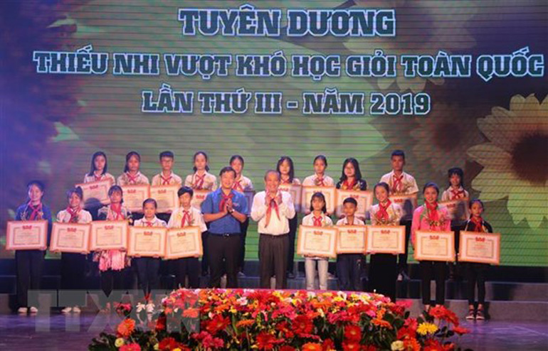 Tuyên dương thiếu nhi vượt khó học giỏi tiêu biểu toàn quốc năm 2019