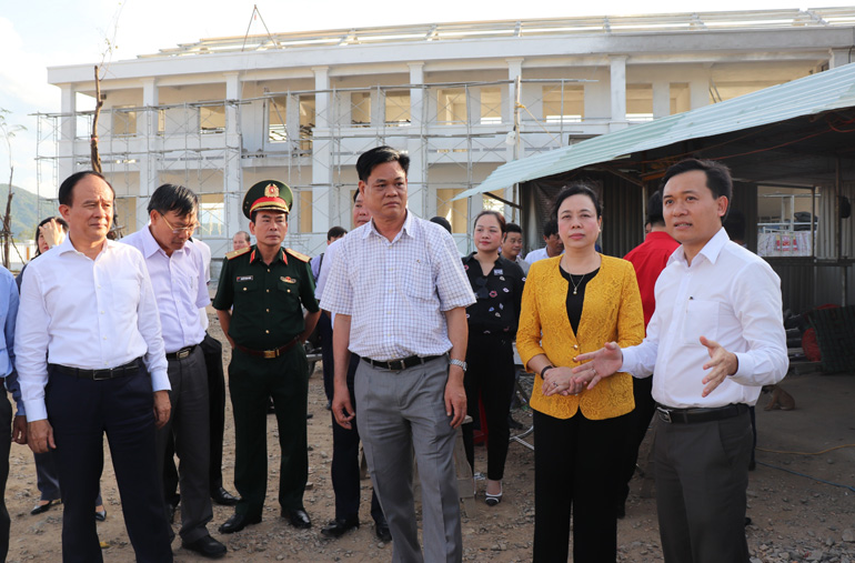 Bí thư Tỉnh ủy Huỳnh Tấn Việt kiểm tra tiến độ công trình chào mừng kỷ niệm 30 năm tái lập tỉnh tại huyện Đông Hòa