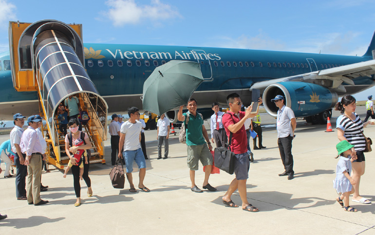 Tăng cường đảm bảo an ninh sân bay dịp cao điểm hè