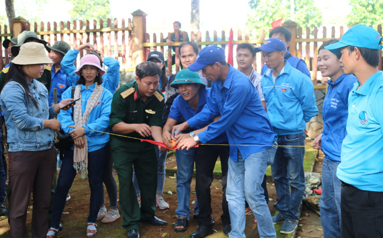 Khai mạc Hội trại thanh niên “Tiếp lửa truyền thống”