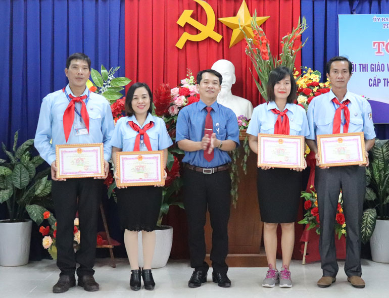 Đông Hòa: Tổ chức Hội thi Giáo viên làm tổng phụ trách Đội giỏi