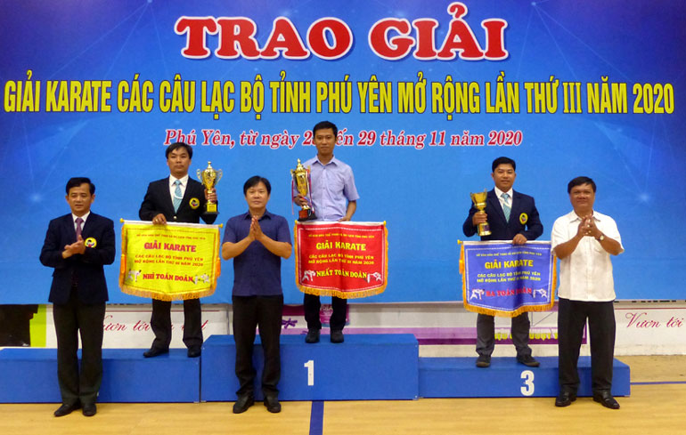 CLB Tây Hòa - Phú Yên đoạt giải nhất toàn đoàn
