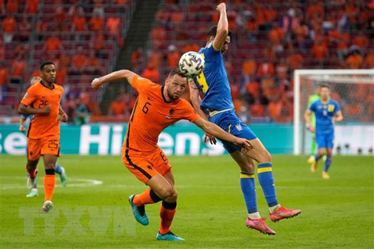 EURO 2020: Hà Lan thắng kịch tính, Anh lần đầu thắng trận ra quân