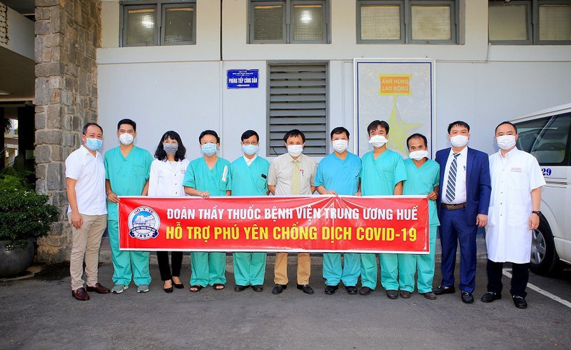 Bộ Y tế điều động chuyên gia y tế giúp Quảng Ngãi, Phú Yên chống dịch