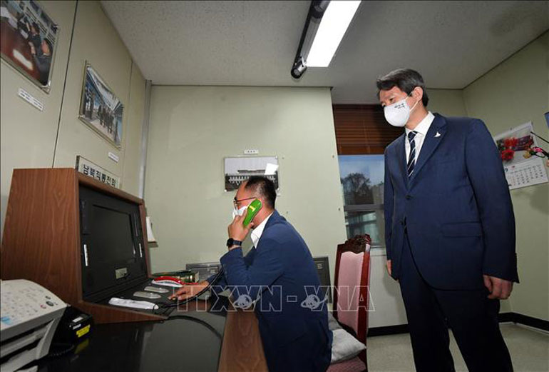 Hàn Quốc - Triều Tiên điện đàm hàng ngày sau khi khôi phục đường dây liên lạc