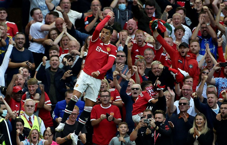 Premier League: Ronaldo lập nhiều cột mốc đáng nhớ, góp công giúp “Quỷ đỏ” thắng đậm