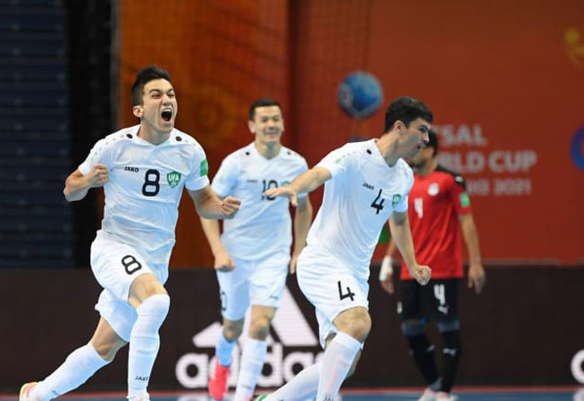 Uzbekistan chính thức vào vòng 16 đội, Việt Nam gần hết cơ hội đi tiếp