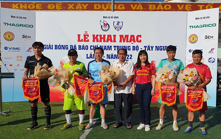 Bốn đội bóng tranh tài Giải bóng đá Báo chí Miền Trung - Tây Nguyên