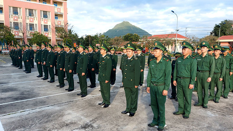 Xây dựng nền nếp chính quy,  rèn luyện kỷ luật