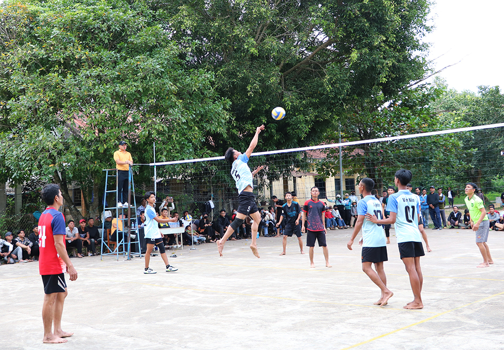 Sôi nổi Ngày hội văn hóa, thể thao thanh niên các DTTS huyện Đồng Xuân