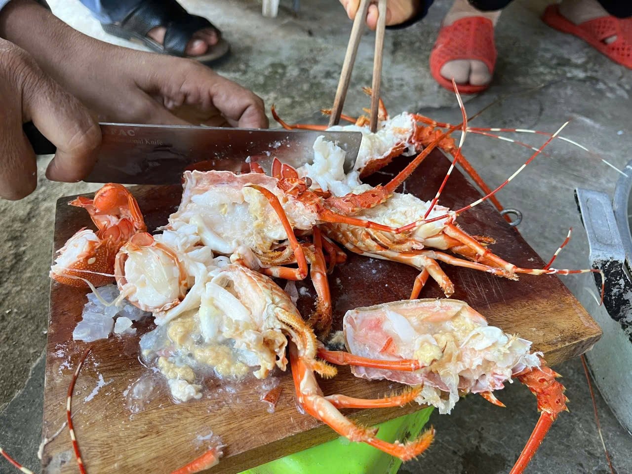 ban tom hum chet anh 2